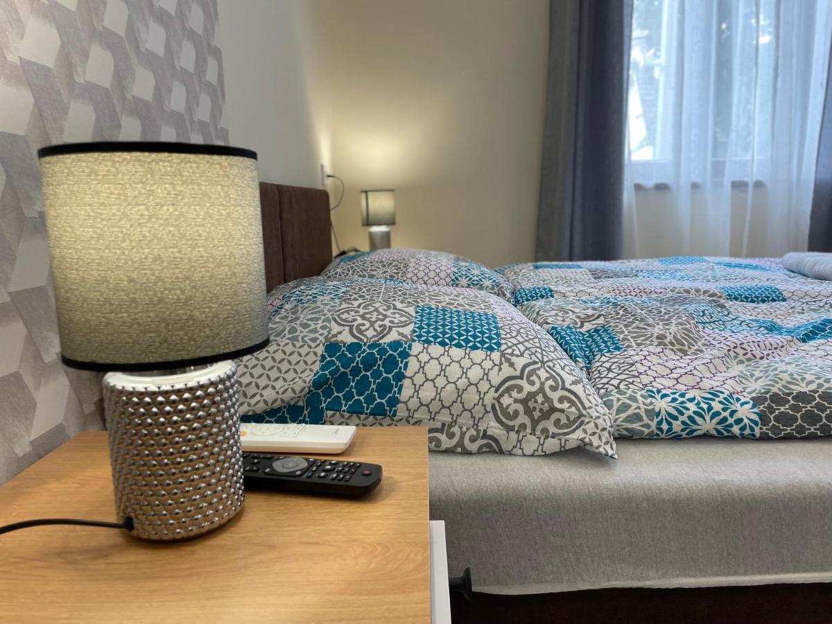 Kovacs Apartmanhaz Kiskunhalas Buitenkant foto