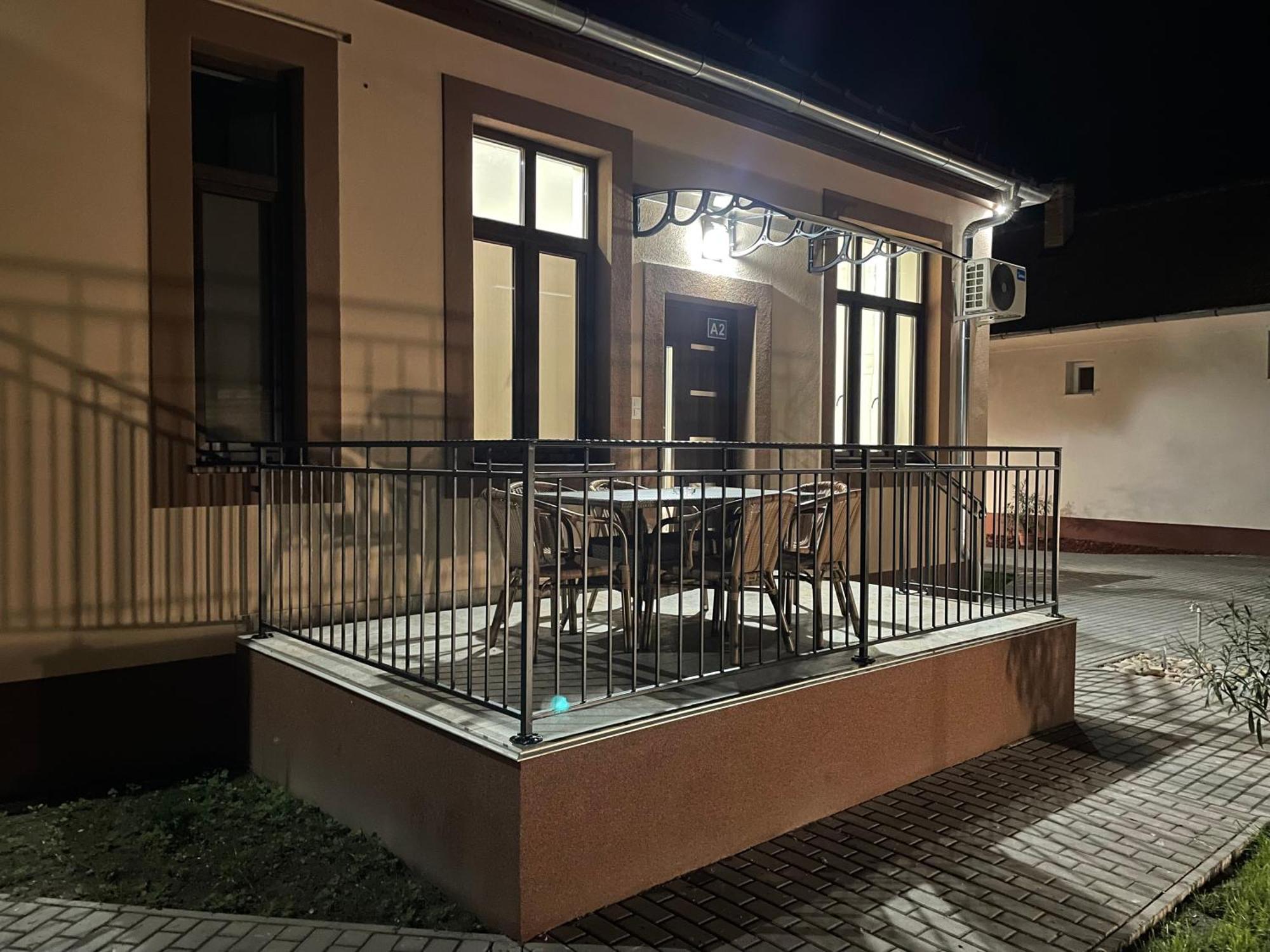 Kovacs Apartmanhaz Kiskunhalas Kamer foto