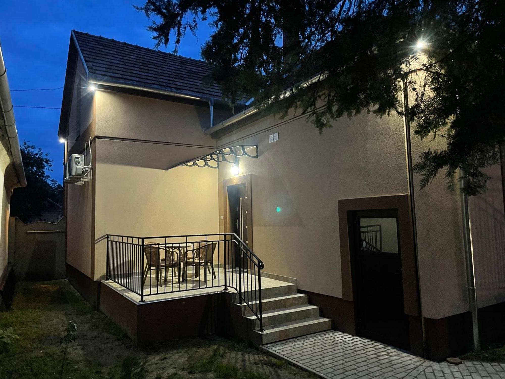 Kovacs Apartmanhaz Kiskunhalas Kamer foto